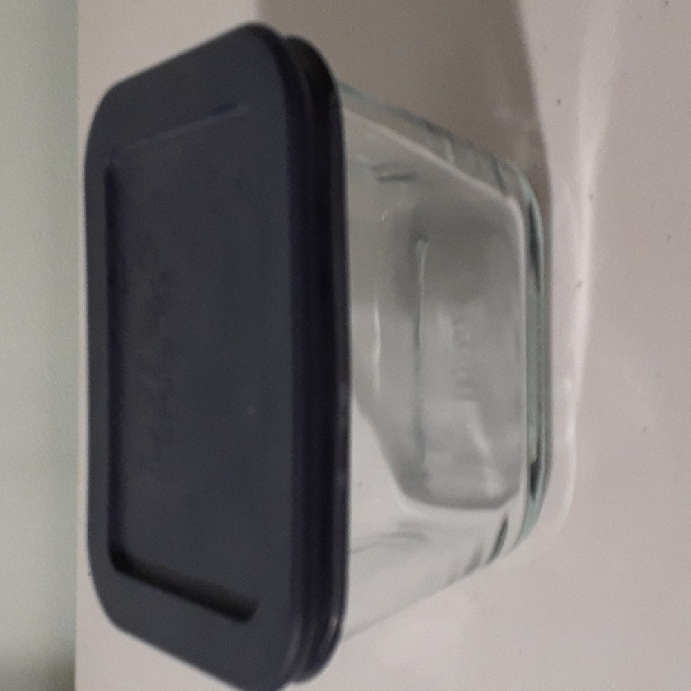 Pyrex 7213 05 Glass food storage.